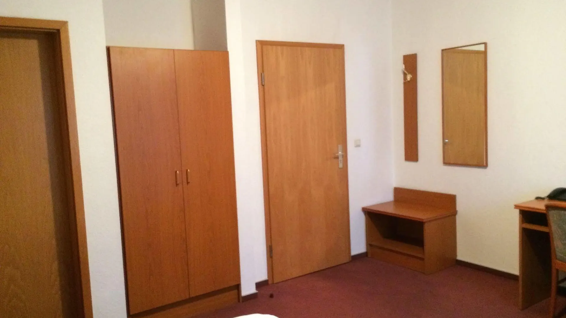 Zur Krone Seelze Hotell